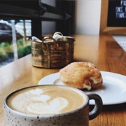 Washington: General Porpoise Coffee &amp; Doughnuts