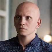 Anthony Carrigan (Barry)