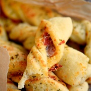 Pepperoni Pizza Twists