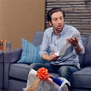 5. Simon Helberg Wears a Sky Blue Button Down Jeans