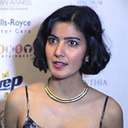 Rakhee Thakrar