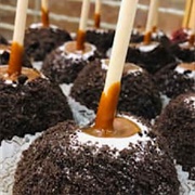 Rocky Mountain Chocolate Factory Oreo Caramel Apple