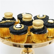 Black Gold Cupcake