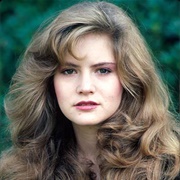 Jennifer Jason Leigh