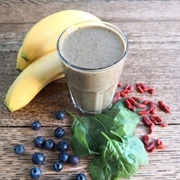 Banana Blueberry Goji Smoothie