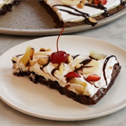 Banana Split Brownie Pizza