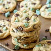 Oatmeal Mint Chocolate Chunk Cookie