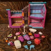 Polly Pocket Magnetic House