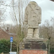 Duffelcoat Statue