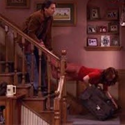 Everybody Loves Raymond: &quot;Baggage&quot; (S7,E22)