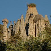 Demoiselles Coiffées De Pontis, France