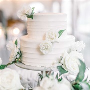 Buttercream-Covered Wedding Cake