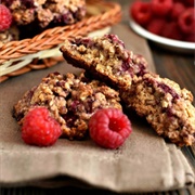 Raspberry &amp; Sultana Oat Bite