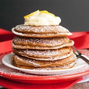 Pancakes With Powdered Sugar