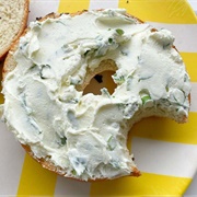 Everything Bagel With Garlic and Herb Cream Cheese and Pringles