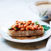 Multigrain Bread With Kidney Beans and Tomato Sauce