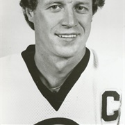 Wayne Cashman (Boston Bruins) 17 Seasons