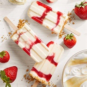 Strawberry Streuselkuchen Popsicle