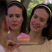 S4.E5: Pink Cupcakes