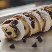 Celtic-Knot-Shell Cannoli