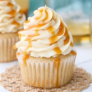 Vanilla Drizzle Cupcake