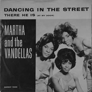 Dancing in the Street (1965) - Martha Reeves and the Vandellas