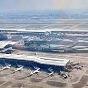 Shanghai Pudong International Airport Opens