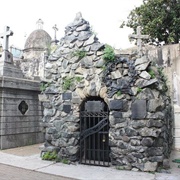 Original Tomb of Tomás Guido