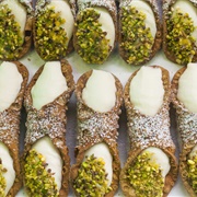 Green Sugar Cannoli (Elf Sugar Cannoli)