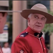 Due South: &quot;Manhunt&quot; (S1,E3)