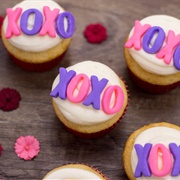 XOXO Cupcake