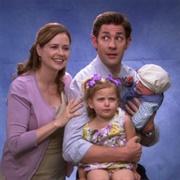 S8.E24: Free Family Portrait Studio