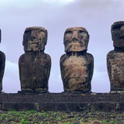 &quot;El Gigante&quot; and the Moai of Rapa Nui