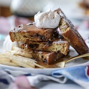 French Toast With Chocolate-Covered Raisins (French Toast With Raisin Duds)