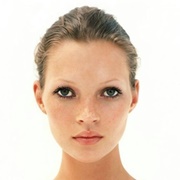 Wide Set Eyes - Kate Moss