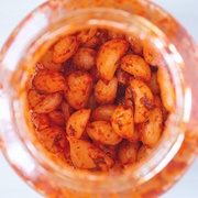 Spicy Pickled Garlic