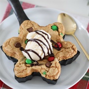 Holiday M&amp;M Cookie Sundae (Holiday Yum N&#39; M&#39;s Cookie Sundae)