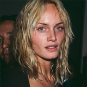 Amber Valletta