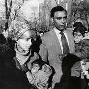 Couple in Central Park Zoo (Garry Winogrand)