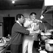 Dean Martin and John Wayne in the Kitchen (Pierluigi Praturlon)