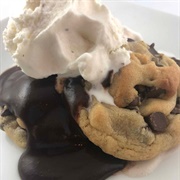 Vanilla Ice Cream Cookie Sundae