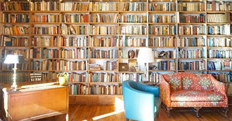 Books in H Bird&#39;s Apartment