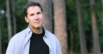 11 Beach Reads Recommended by Nicholas Sparks